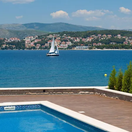 Willa Seaside Luxury With A Swimming Pool Okrug Gornji, Ciovo - 24340 Trogir