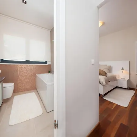 Seaside Luxury With A Swimming Pool Okrug Gornji, Ciovo - 24340 *