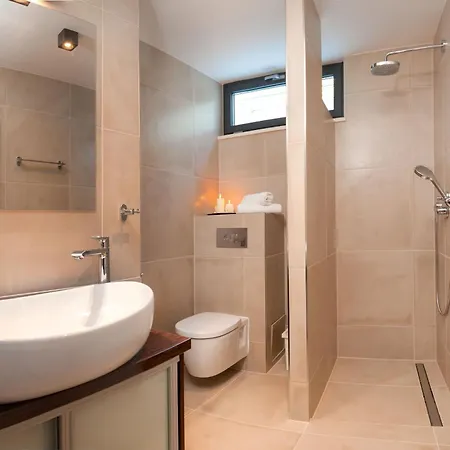 Seaside Luxury With A Swimming Pool Okrug Gornji, Ciovo - 24340 Trogir