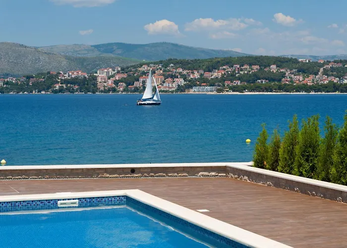Willa Seaside Luxury With A Swimming Pool Okrug Gornji, Ciovo - 24340 Trogir