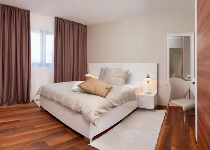 Willa Seaside Luxury With A Swimming Pool Okrug Gornji, Ciovo - 24340