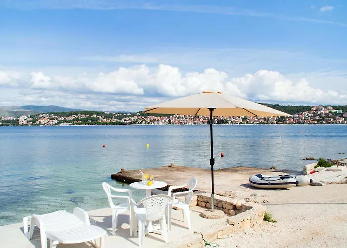 Seaside Luxury With A Swimming Pool Okrug Gornji, Ciovo - 24340 * トロギール