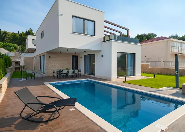 Seaside Luxury With A Swimming Pool Okrug Gornji, Ciovo - 24340 ヴィラ *