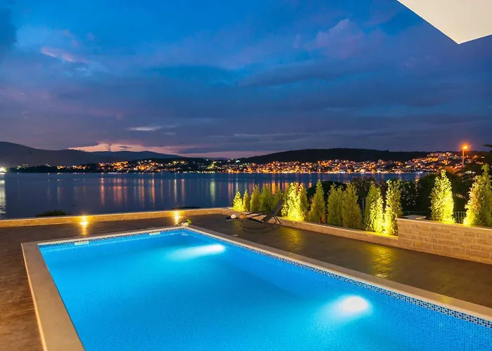 ヴィラ Seaside Luxury With A Swimming Pool Okrug Gornji, Ciovo - 24340