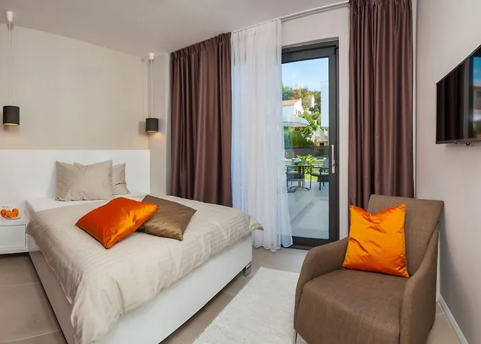 Seaside Luxury With A Swimming Pool Okrug Gornji, Ciovo - 24340 ヴィラ *
