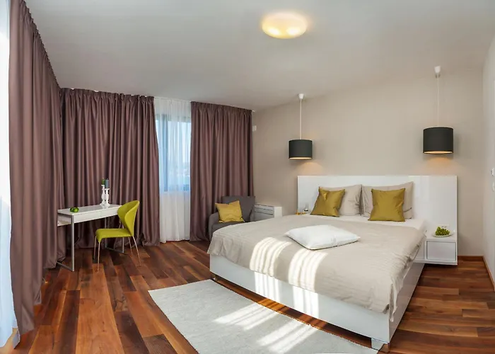 ヴィラ Seaside Luxury With A Swimming Pool Okrug Gornji, Ciovo - 24340