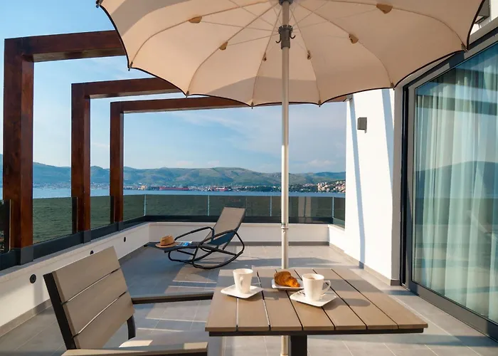 ヴィラ Seaside Luxury With A Swimming Pool Okrug Gornji, Ciovo - 24340 *